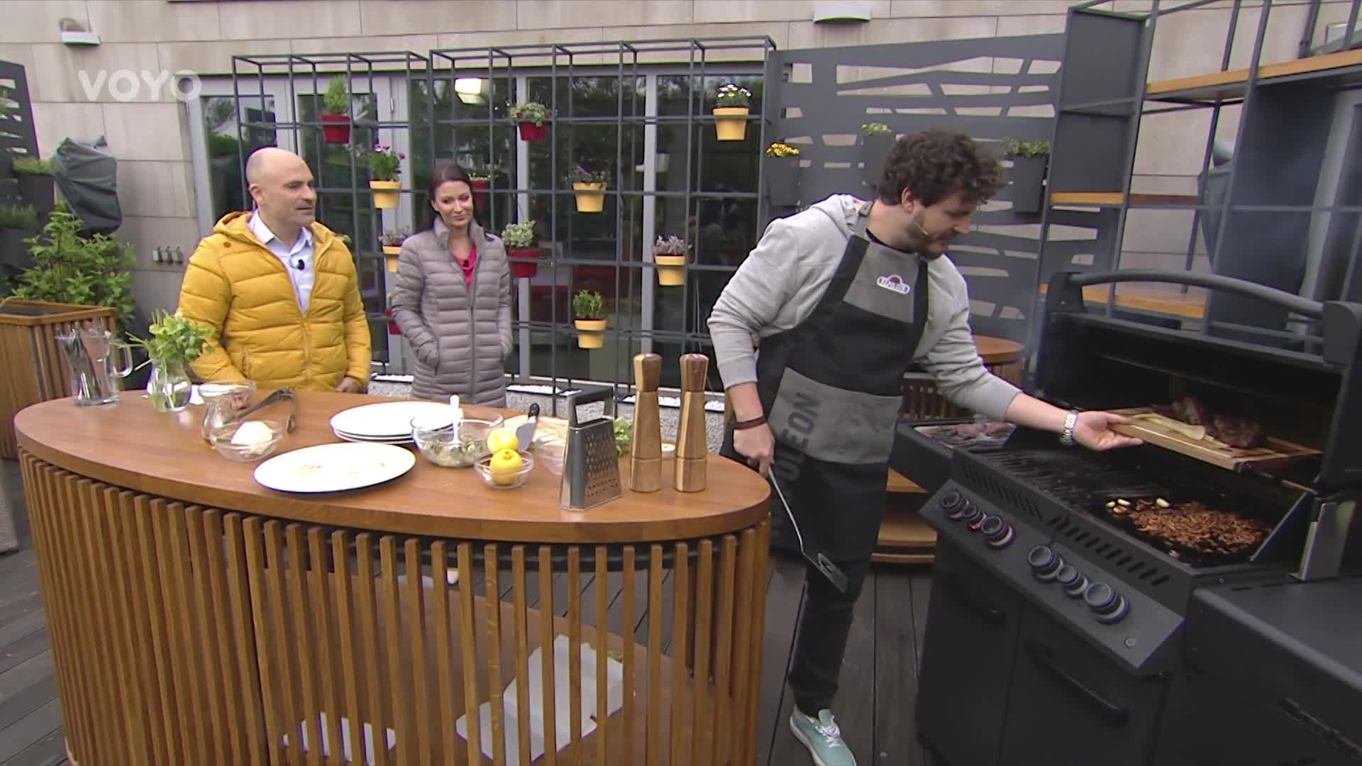 Vaříme s Romanem: Jak na hovězí steak s houbovým salátem a citrónovou kůrou?