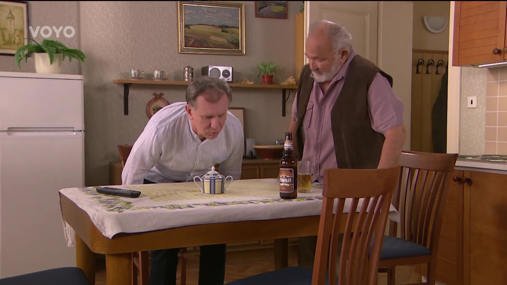 Pešek se svěří Evženovi se svým trápením. K čemu se ho pokusí přemluvit?
