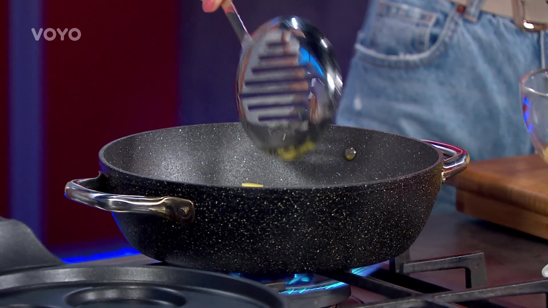 Salát ze smažených brambor a chřestu - 10. 06. 2021