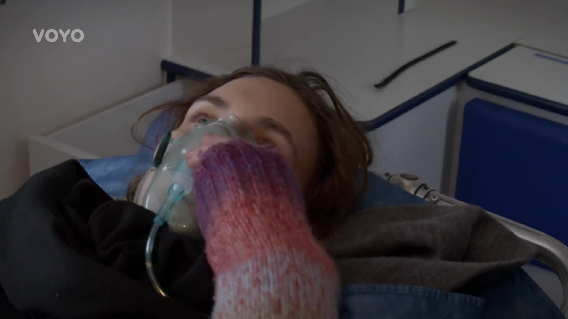 Foldýn vystřelí na ujíždějící sanitku! Na místě budou zranění i mrtví