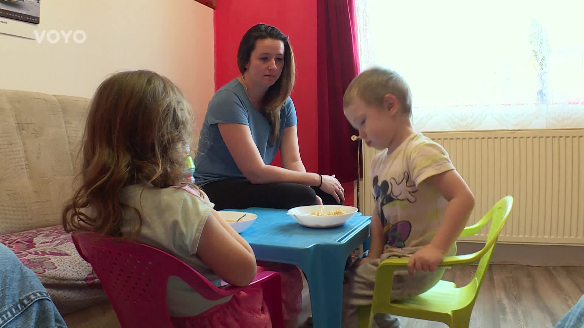 Já to do tebe natluču! Náhradní matka Martina se s dětmi u jídla nepáře