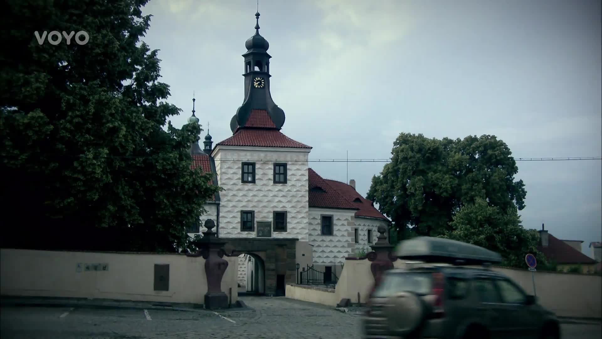 Oběť podezřelá z nekalých kšeftů. Jeli v tom s ním i členové sboru?