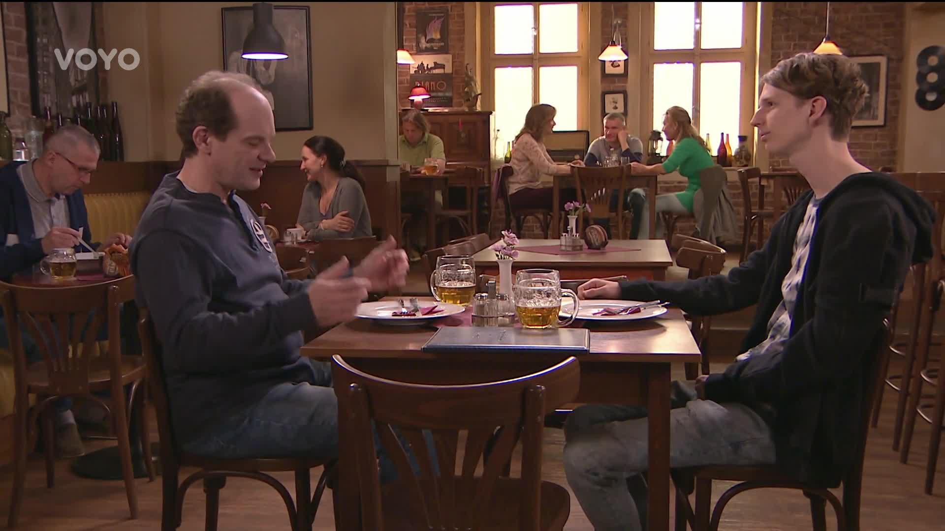 Dan vytrhne Bédovi trn z paty. Jak mu pomůže s Alicí?