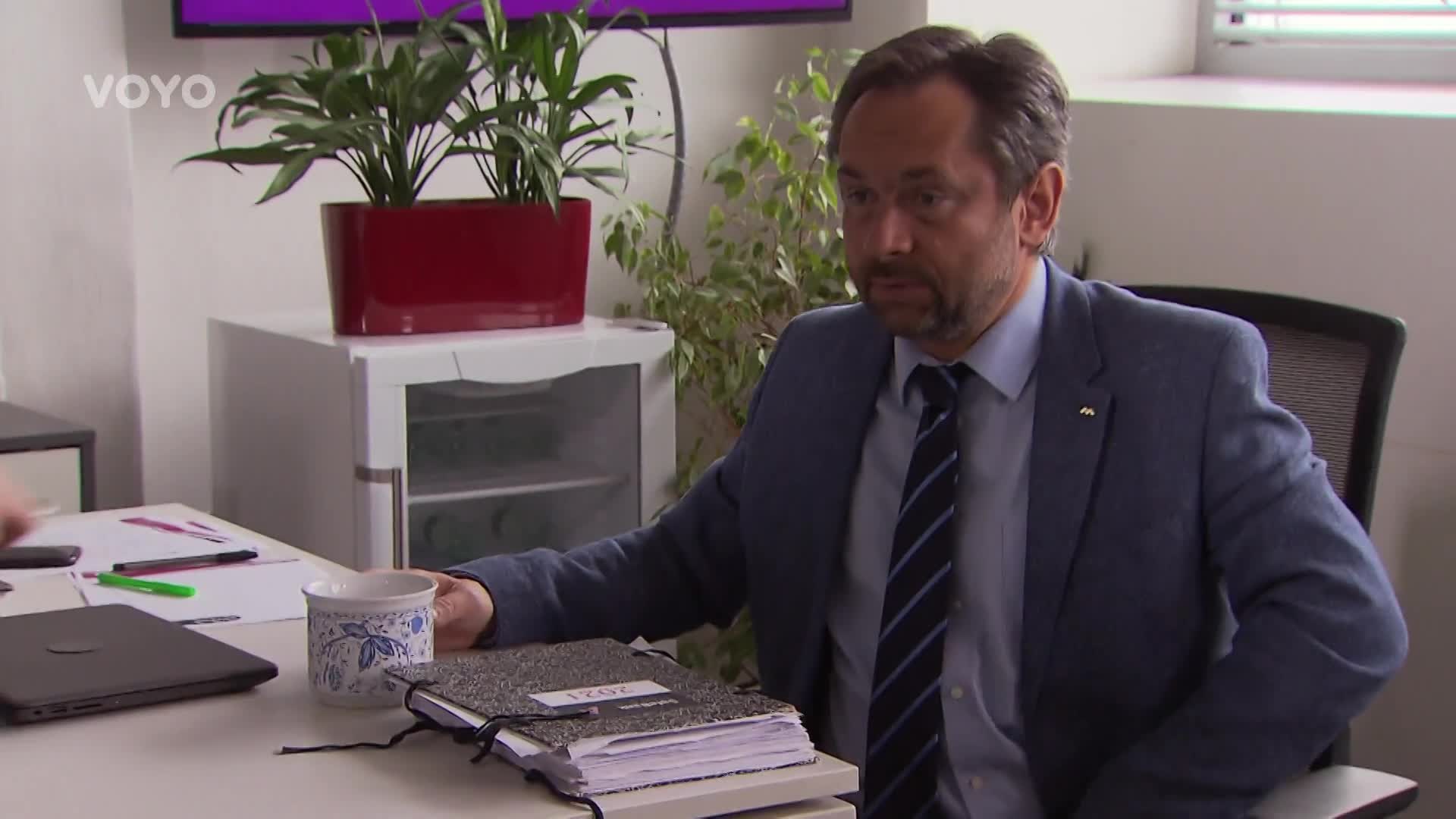 Intimní chvilka v kanceláři. S čím se Dita svěří Vítkovi?