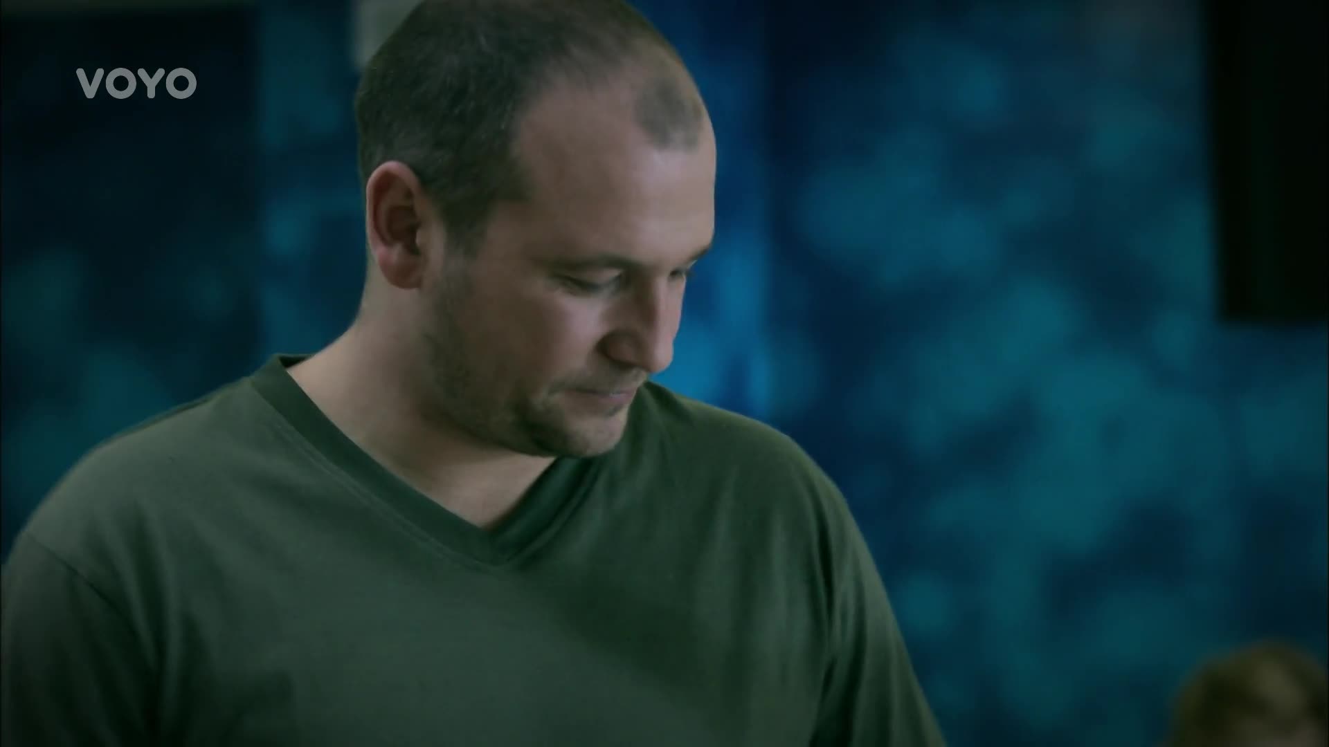Netradiční způsob vyšetřování. Oliver se do něj doslova opřel!