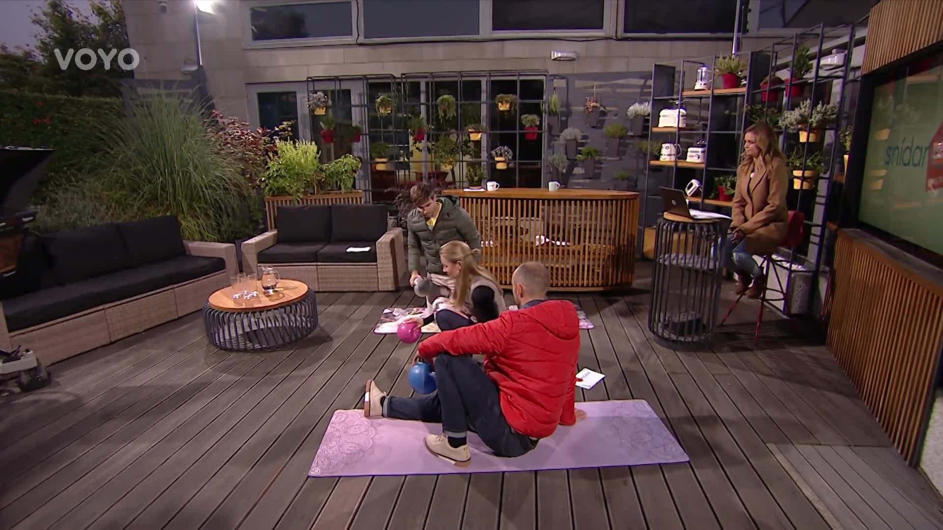 Zacvičte si se Snídaní! Jak prostřednictvím míčku posílit břišní svalstvo?