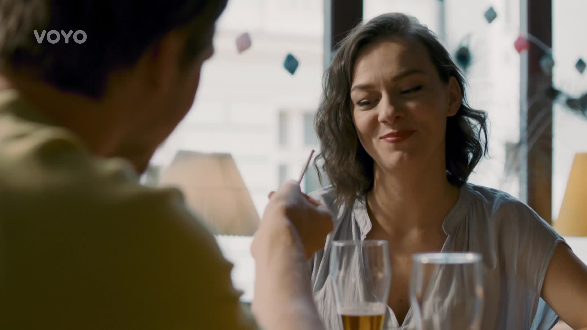 Marek pozve Karolínu na drink. Co si navzájem přiznají?