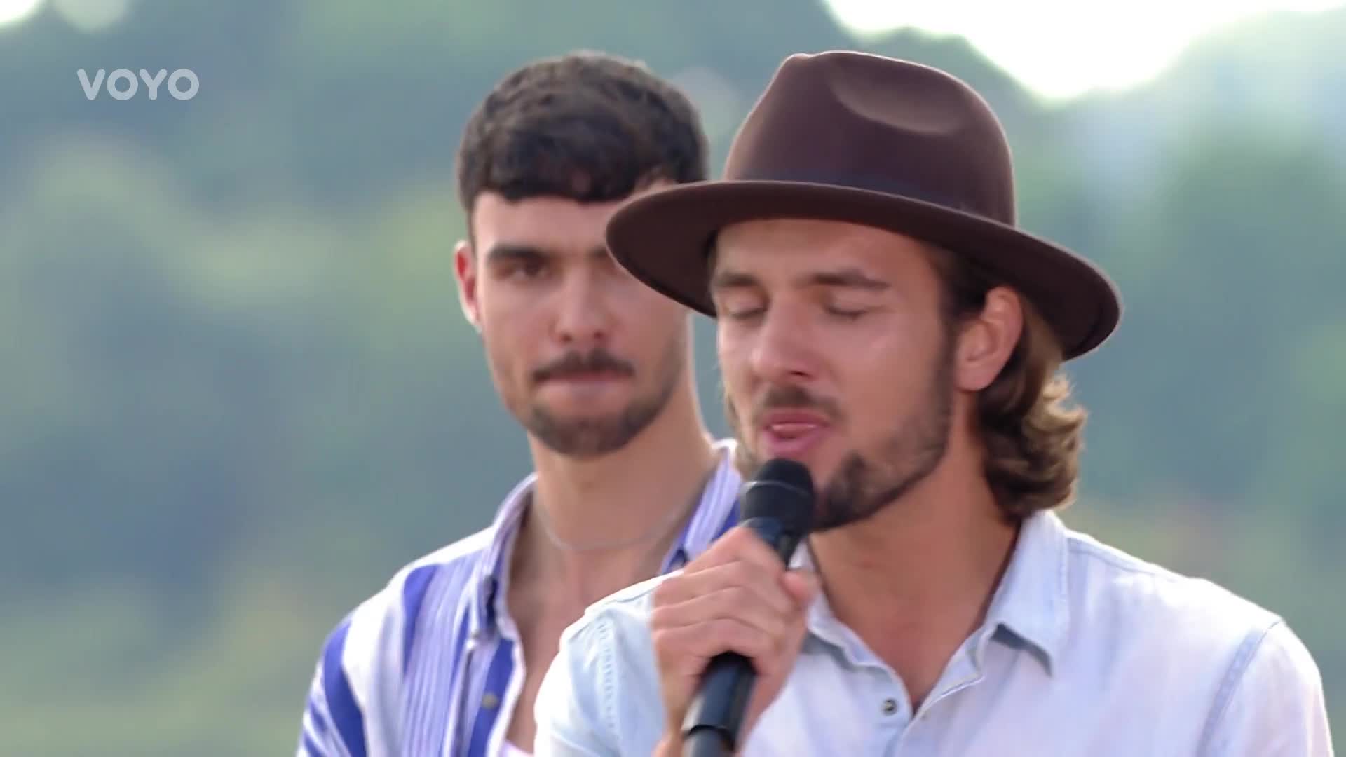 Párty na hotelu a zpívání na Mácháči! Co prozradil Adam Janota?