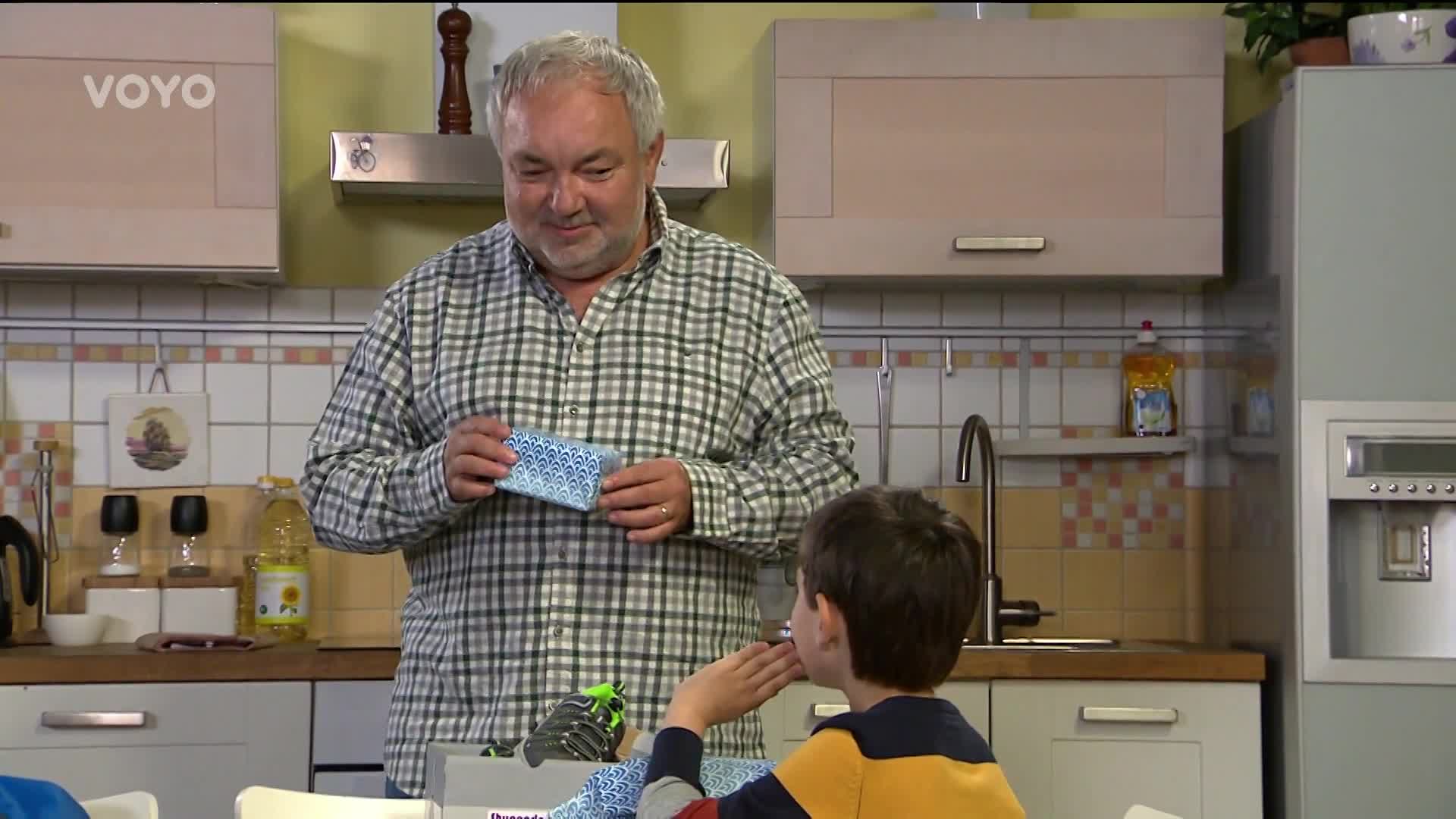 Nevhodný dárek a zklamání: Co dostane Lexík místo vytouženého mobilu?