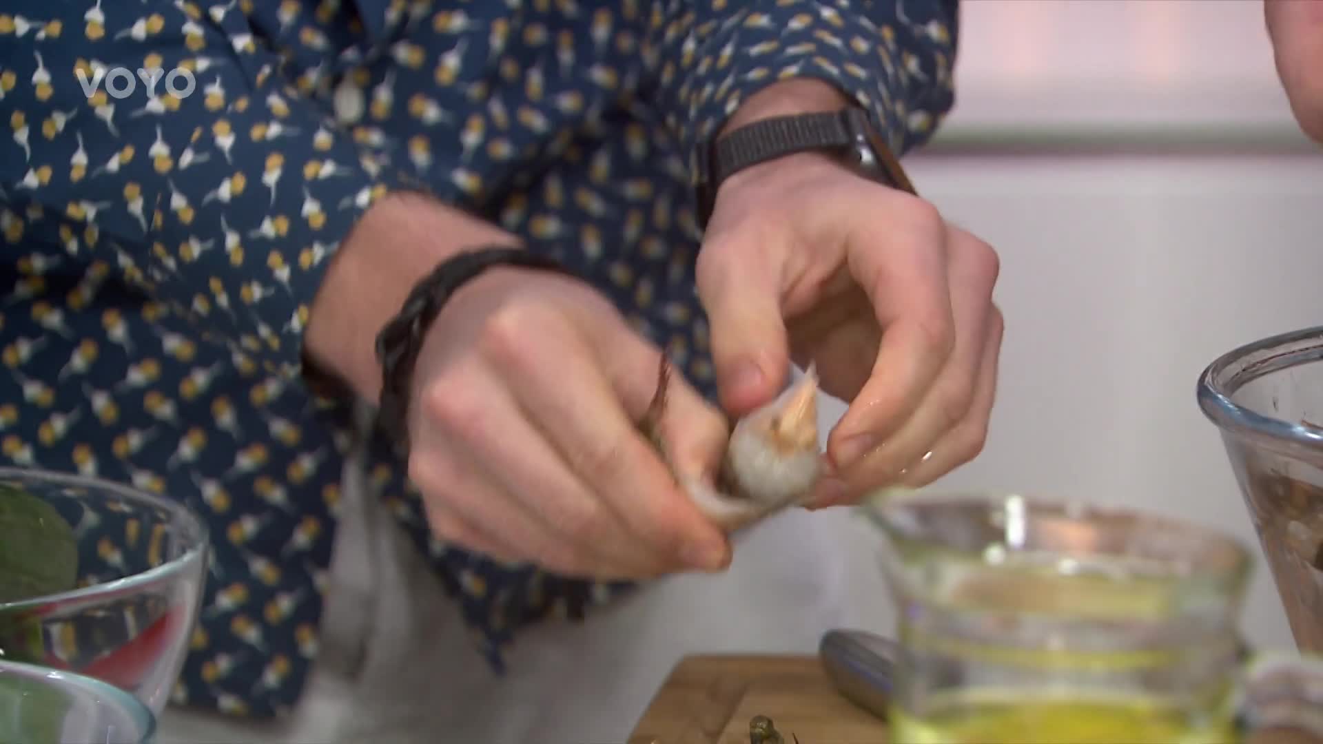 Vaříme s Romanem: Jak na tygří krevety v panko strouhance se zeleninou?