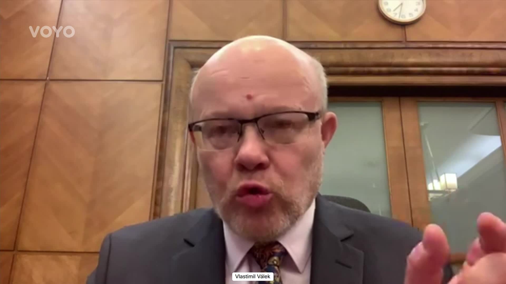 Znáte všechna nová protiepidemická opatření? Vlastimil Válek objasnil detaily