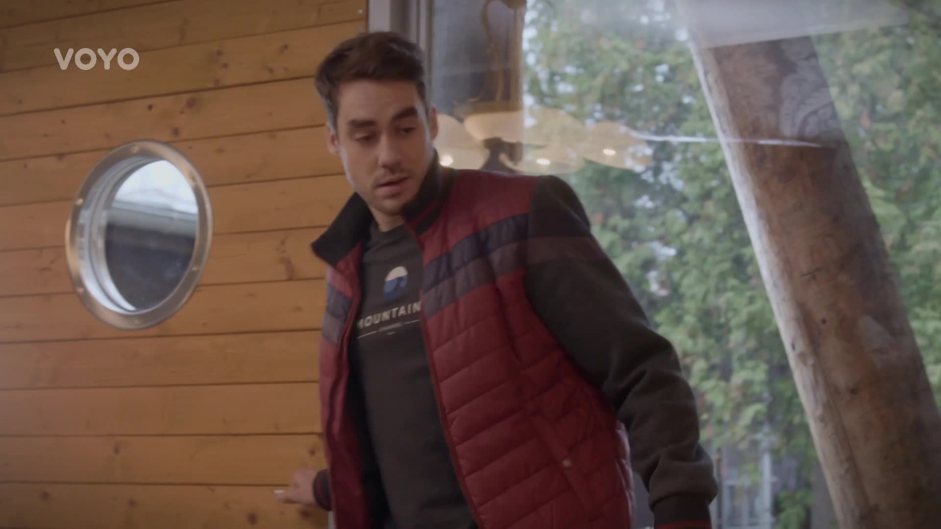 Ve špatnou chvíli na špatném místě: Náhodné setkání Leoše a Táni rozpoutá peklo!