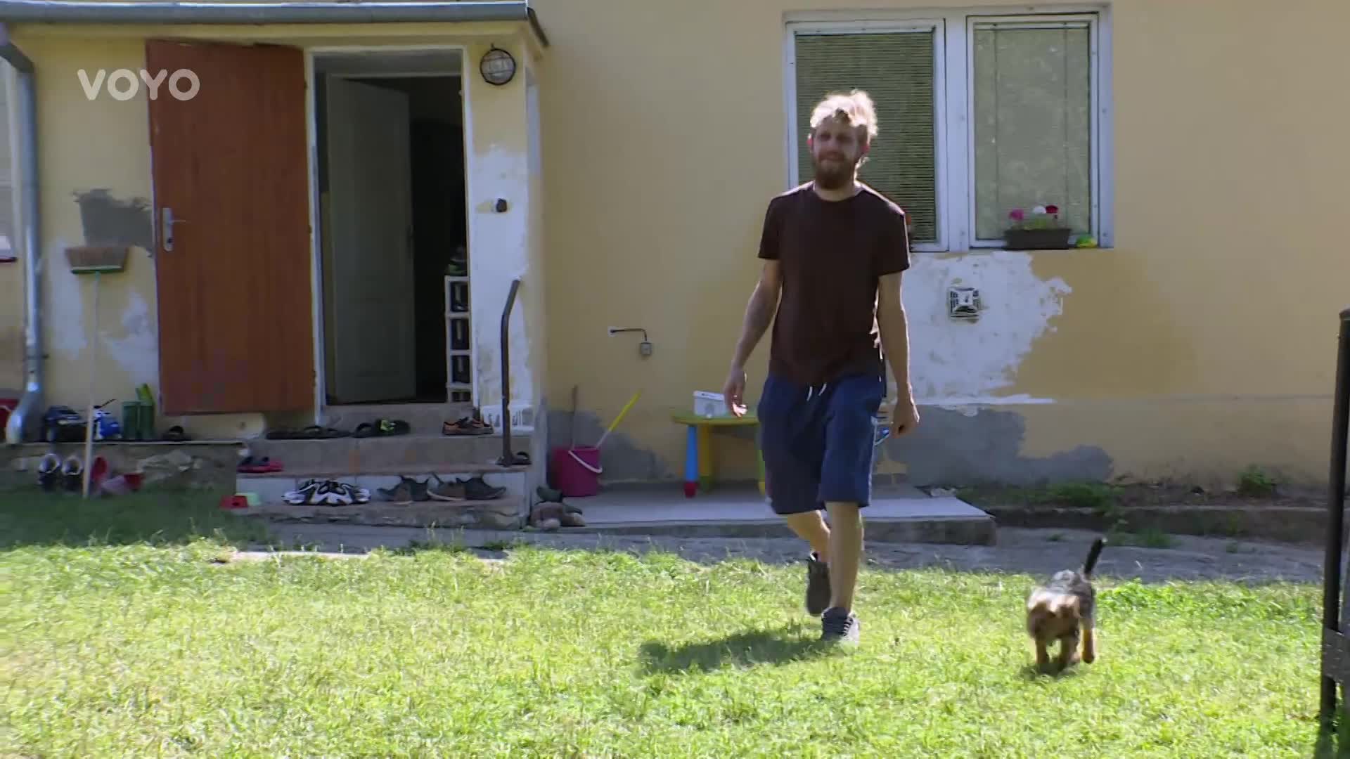 Dcera Kačka se s náhradním tatínkem nemaže! Je to hra, nebo šikana?