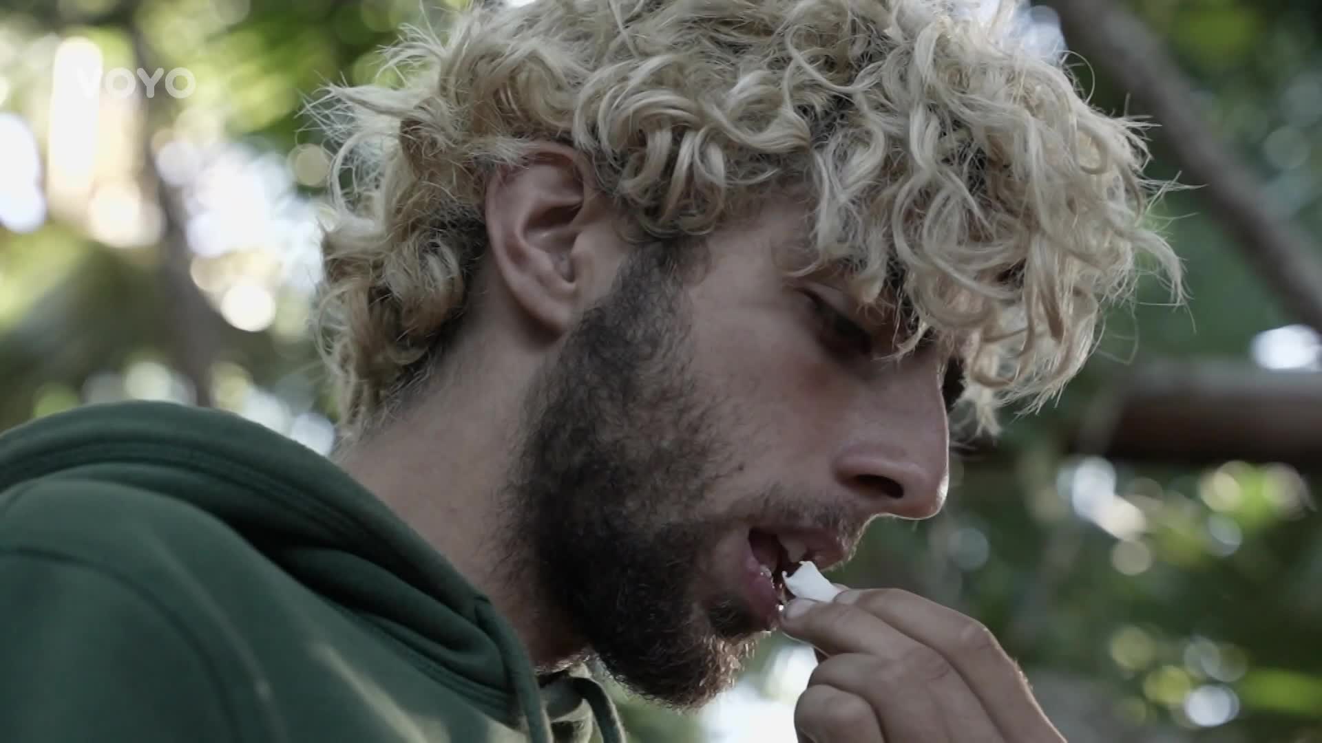 Enrique ze Survivor hledá svého biologického otce. Zatím má tyto stopy