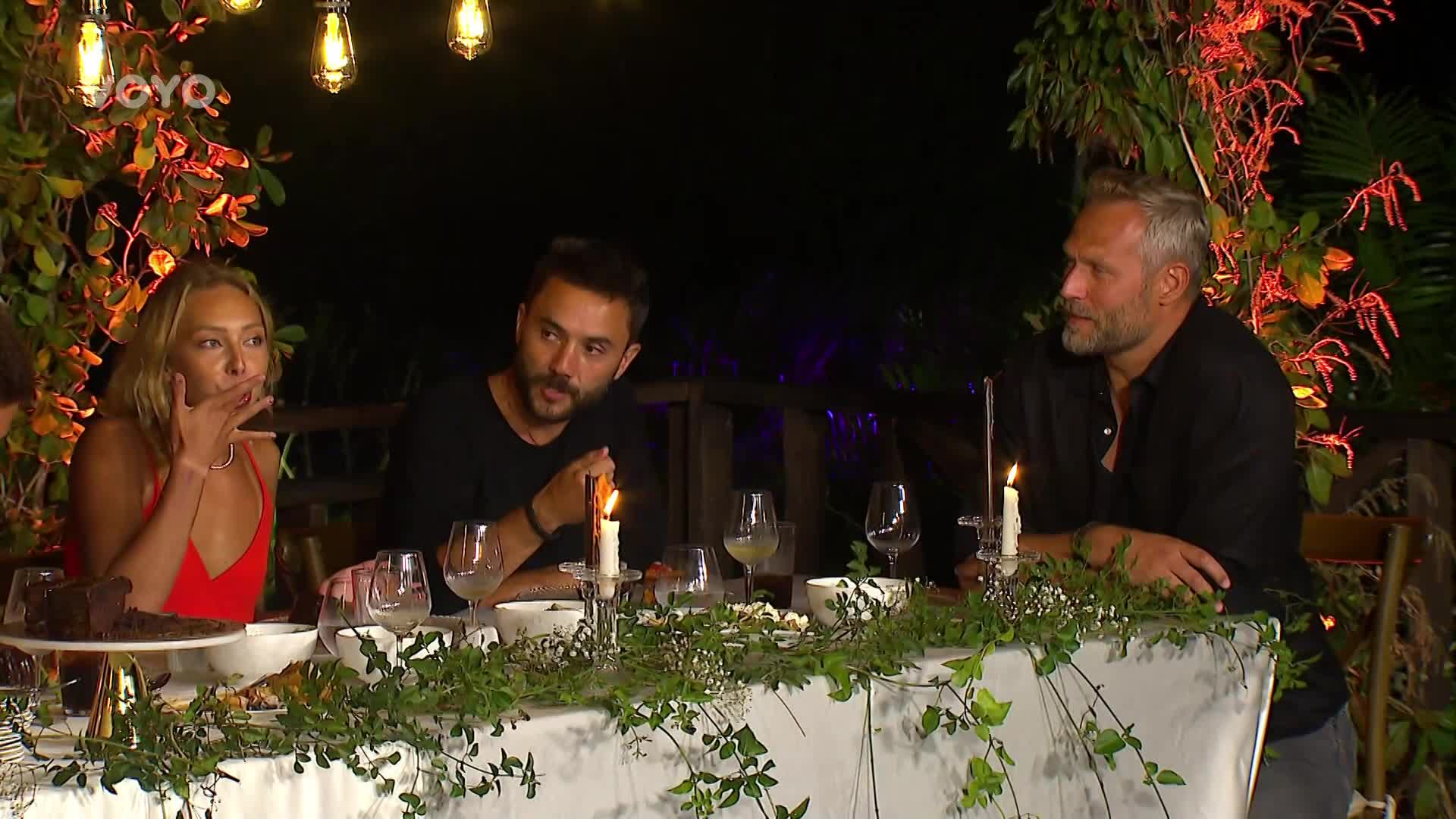 Co se stalo? Johy odešla uprostřed hostiny!