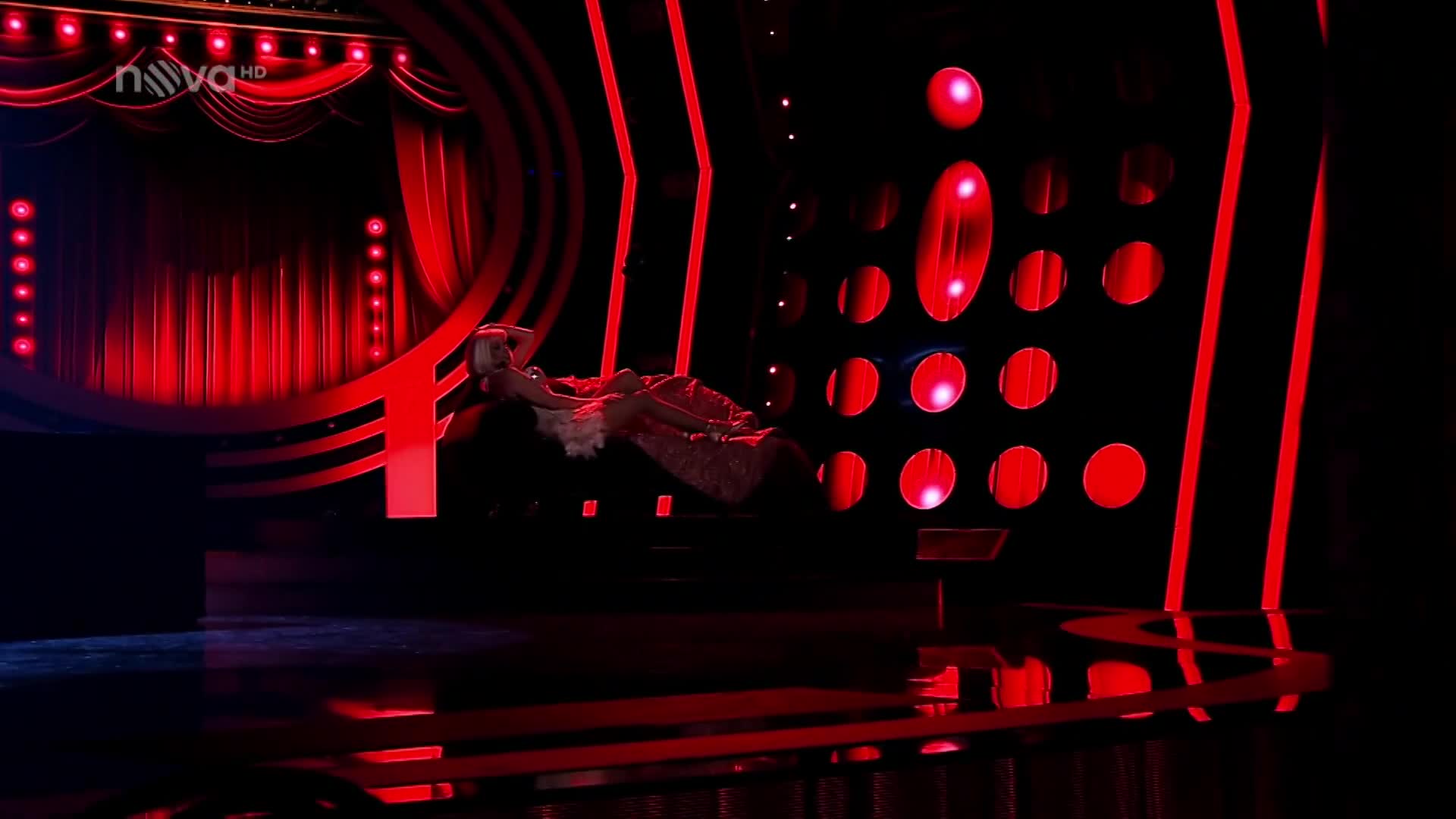 Absolonová jako sexy burleska! Tímto vystoupením opustila svou komfortní zónu