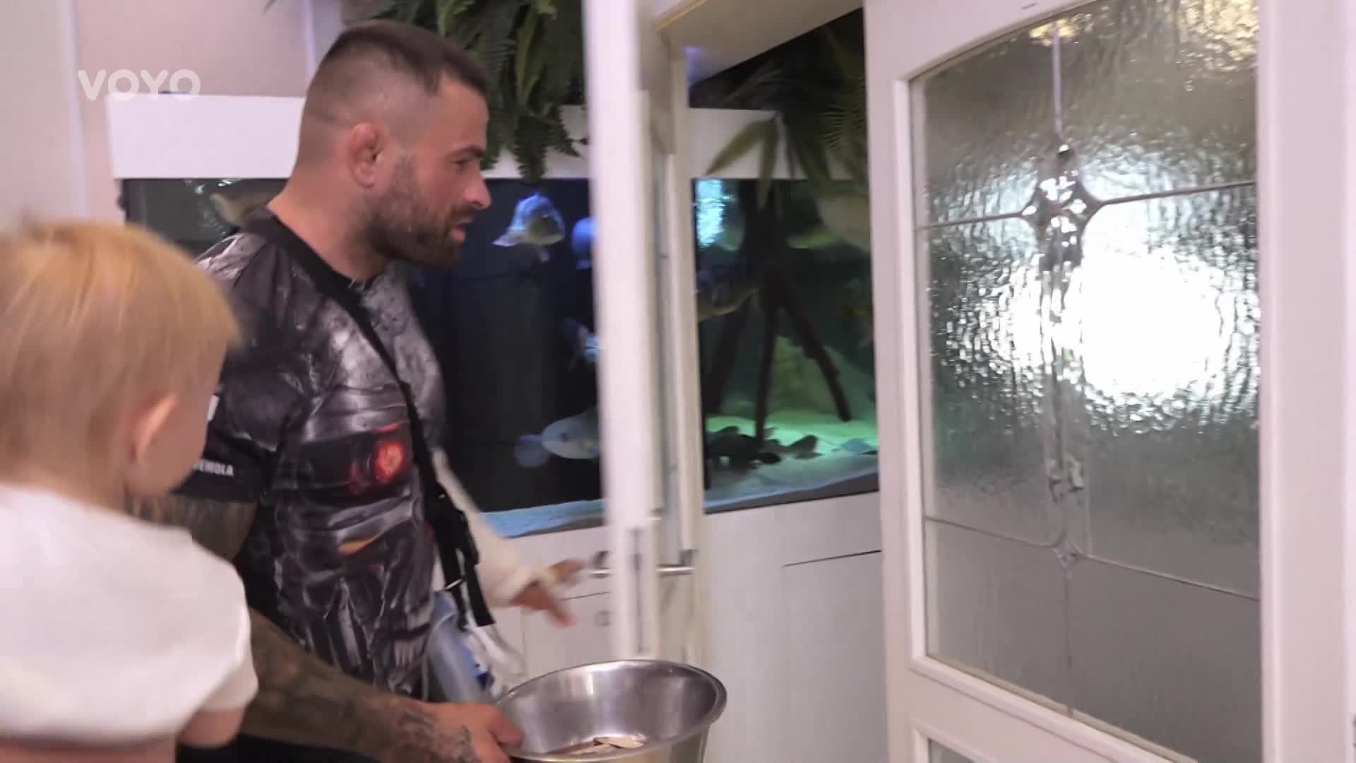 Pozor na prsty! Krmení krokodýlů u Vémolů není žádná sranda
