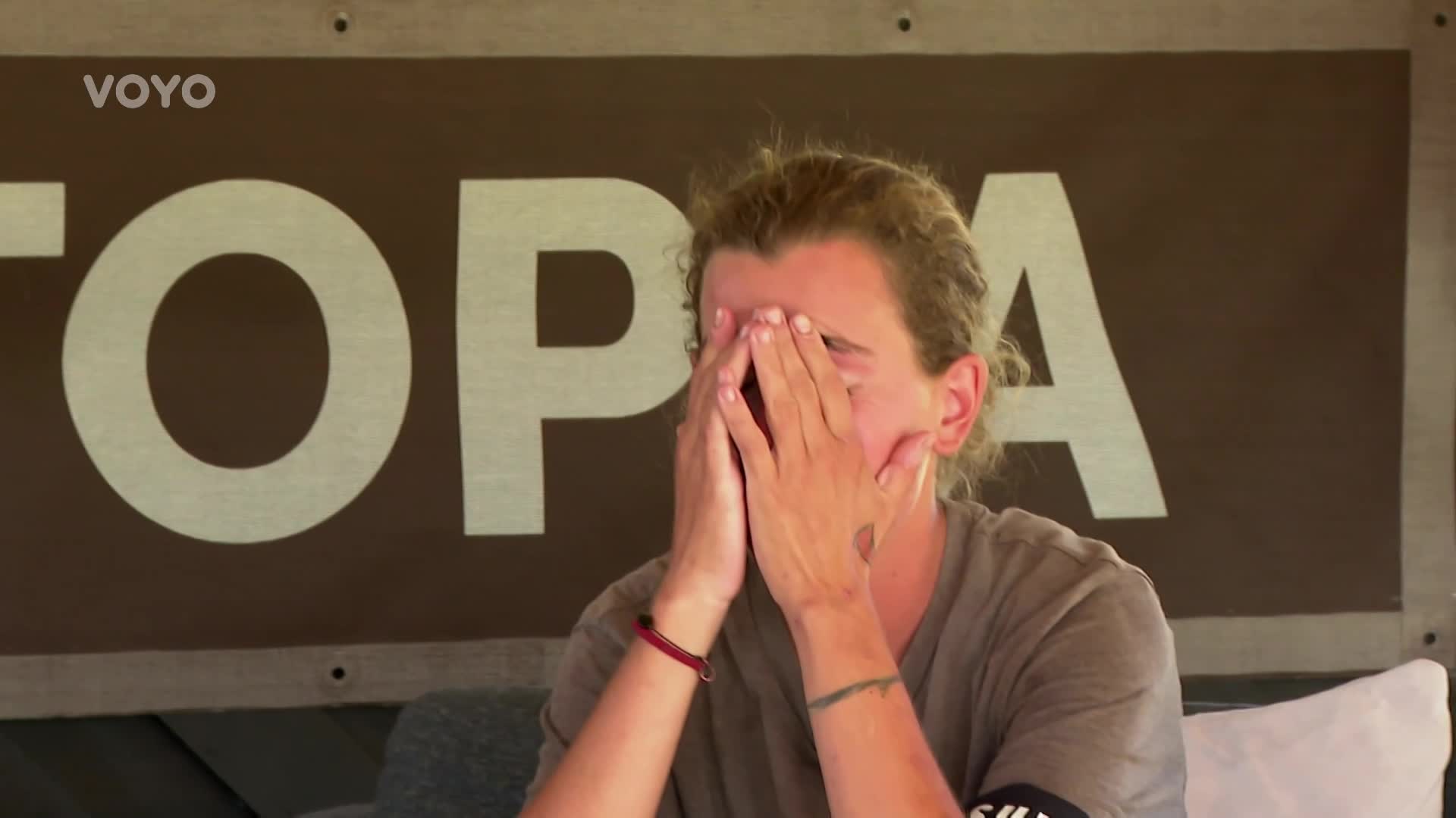 Johy, jak ji neznáte. Dočkala se hovoru s přítelkyní, ale nebyla schopná slova!