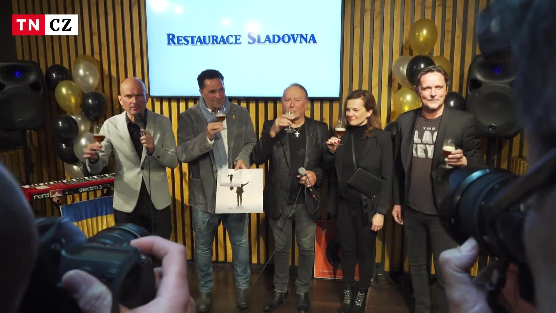 Česká rocková legenda slaví 80 let. Jak znáte frontmana Olympicu Petra Jandu?