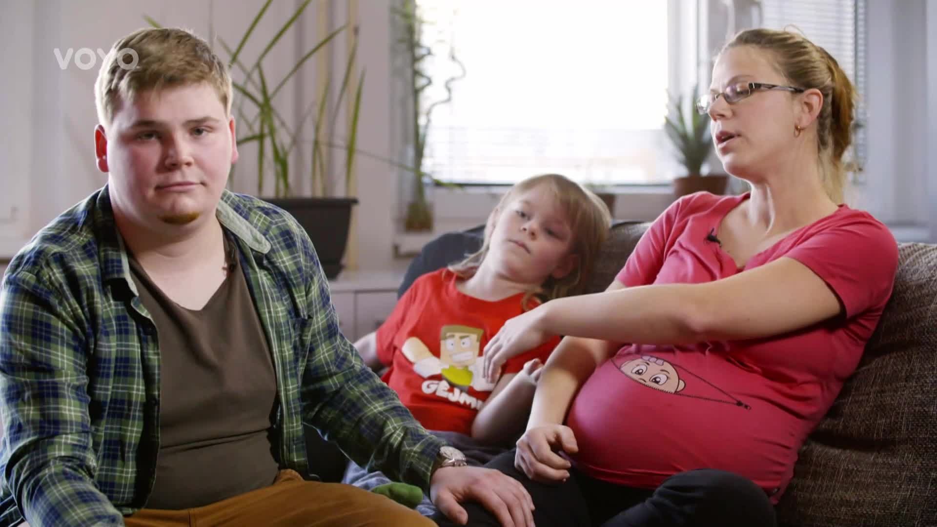 Věkový rozdíl nehraje roli! Partner nastávající maminky přijmul jejího syna jako vlastního!