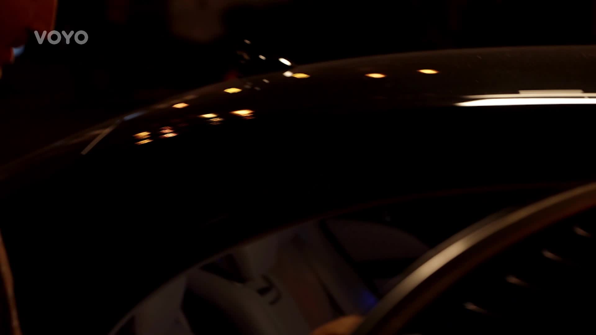 Ondřej Sokol opět perlí! Jak si pohrál s názvem filmu, ve kterém hraje?