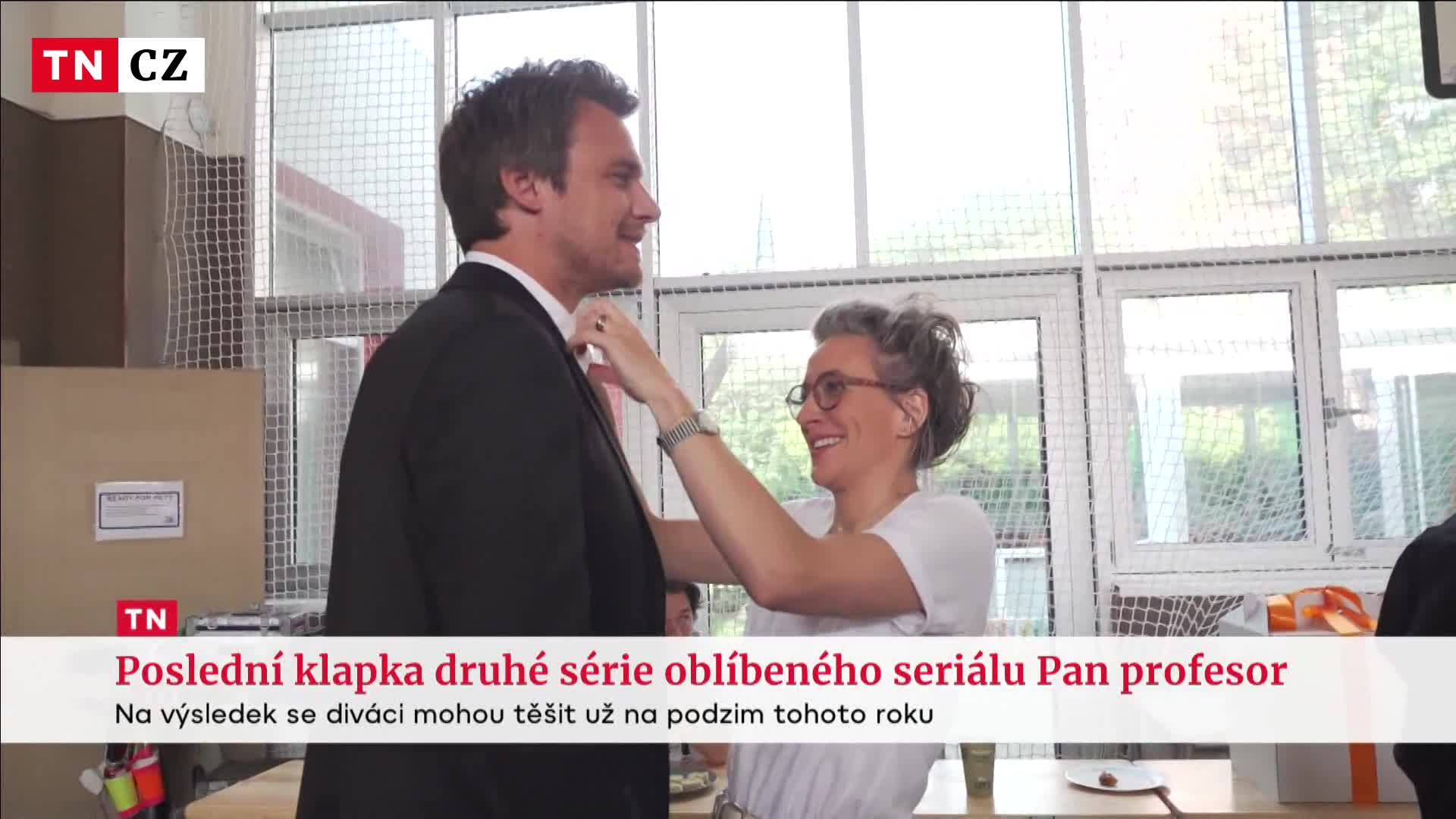 Padla poslední klapka druhé série oblíbeného seriálu Pan Profesor