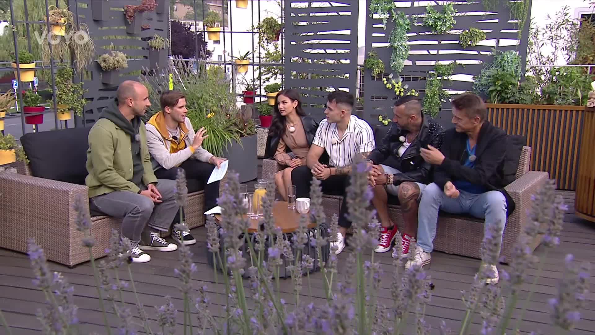 Emoce, líbačky a postelové scény. Má Praha - den & noc vůbec nějaká pravidla?