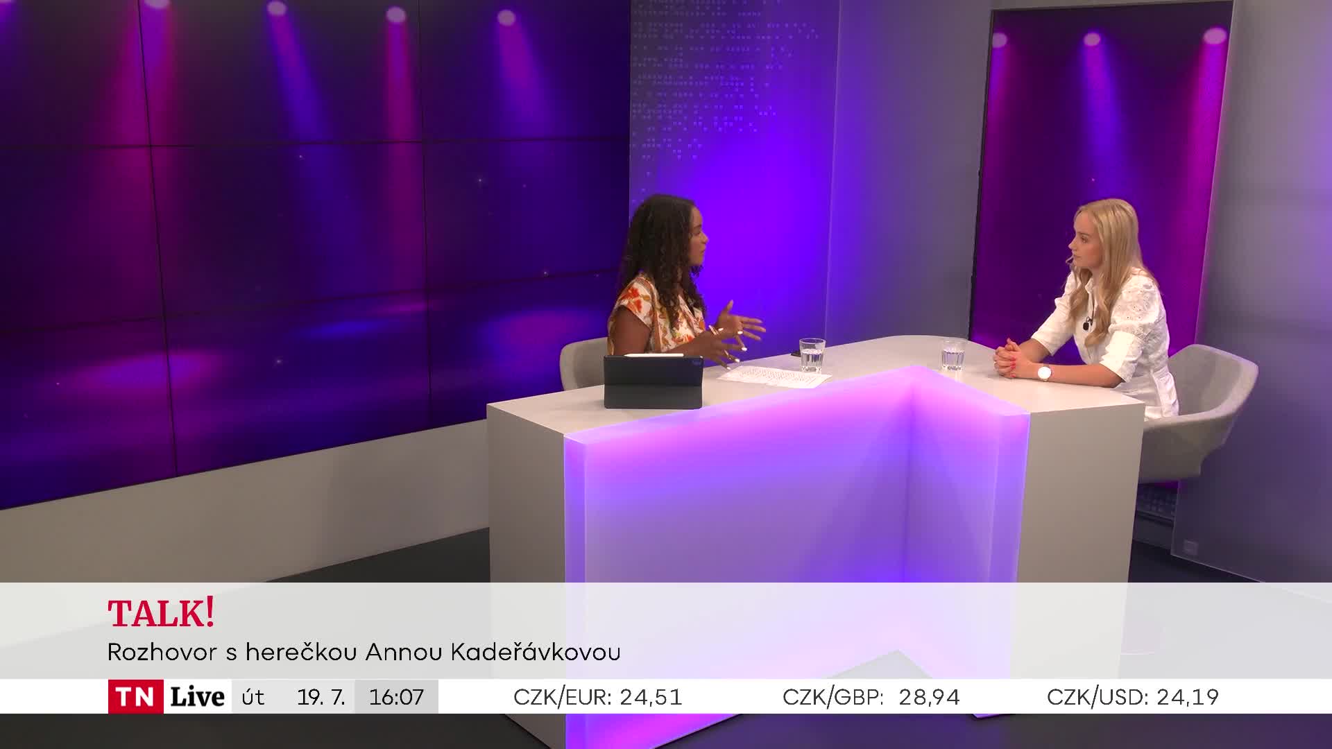 TALK! s herečkou Annou Kadeřávkovou
