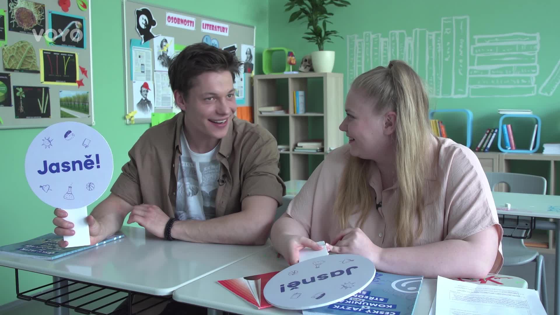 Přiznání ve hře Nikdy jsem: Čí spodní prádlo nosil představitel Erika?