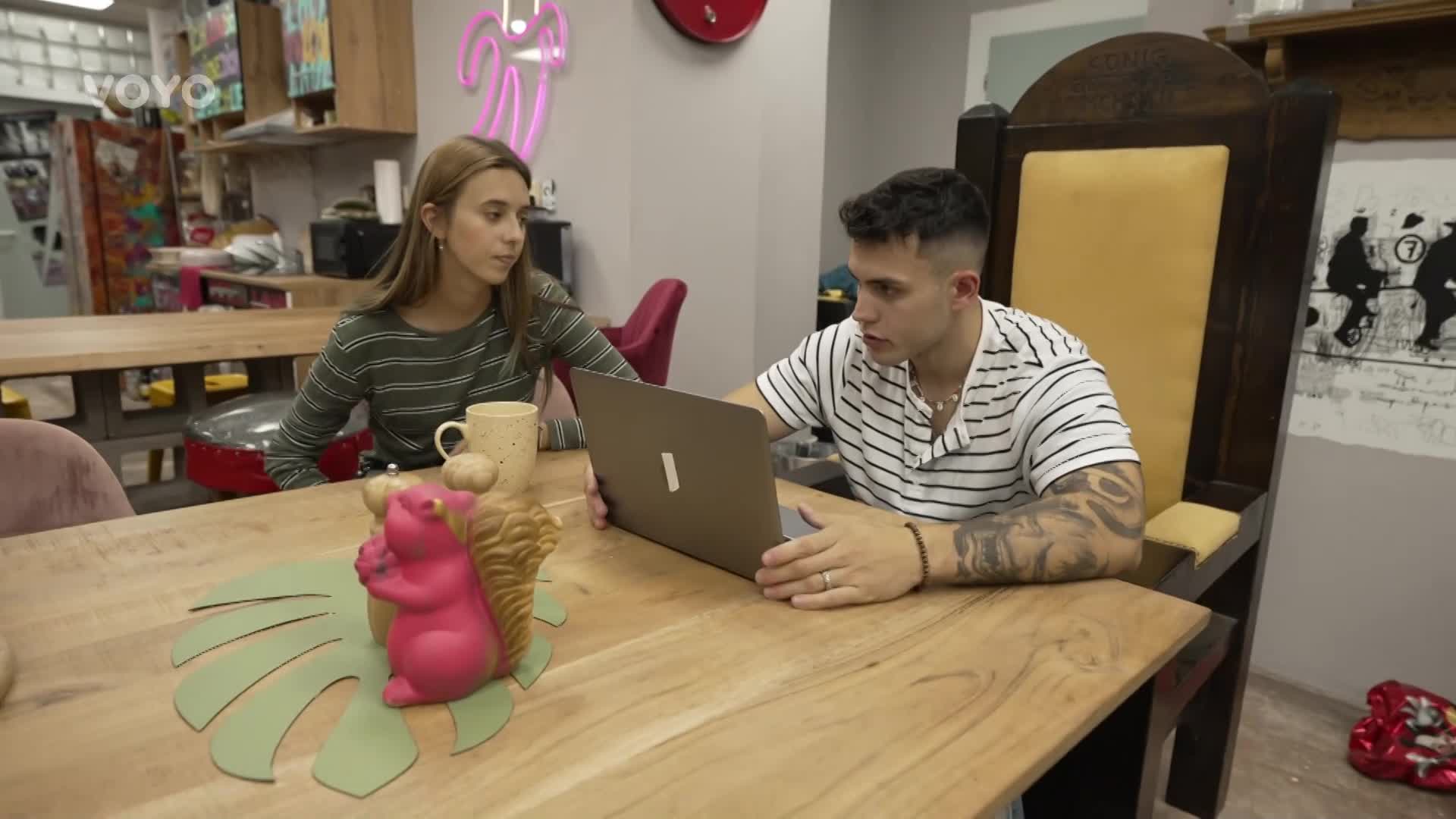 Marek si s Leylou neví rady: Co ho překvapí, když zvedne její mobil?