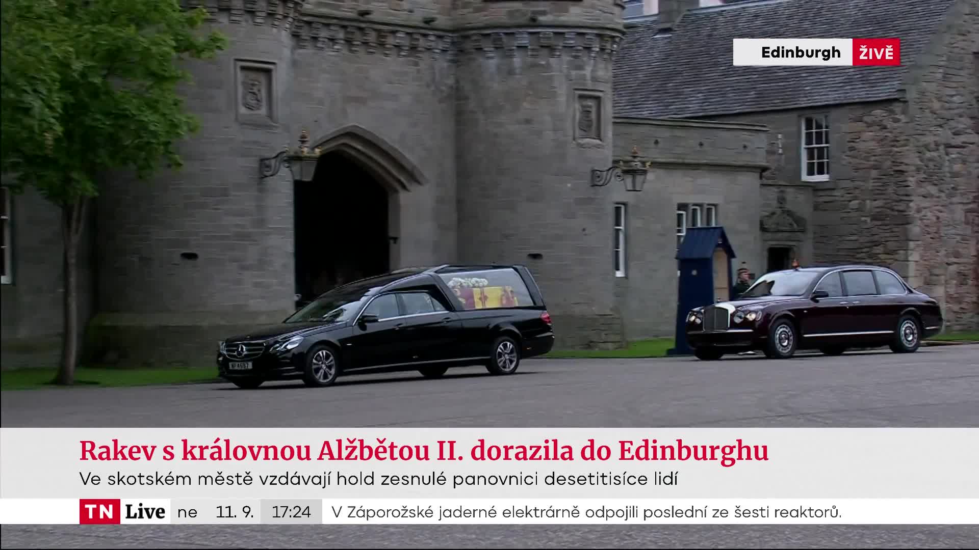 Královna Alžběta II. dorazila do Edinburghu. Na místě vládly nepopsatelné emoce