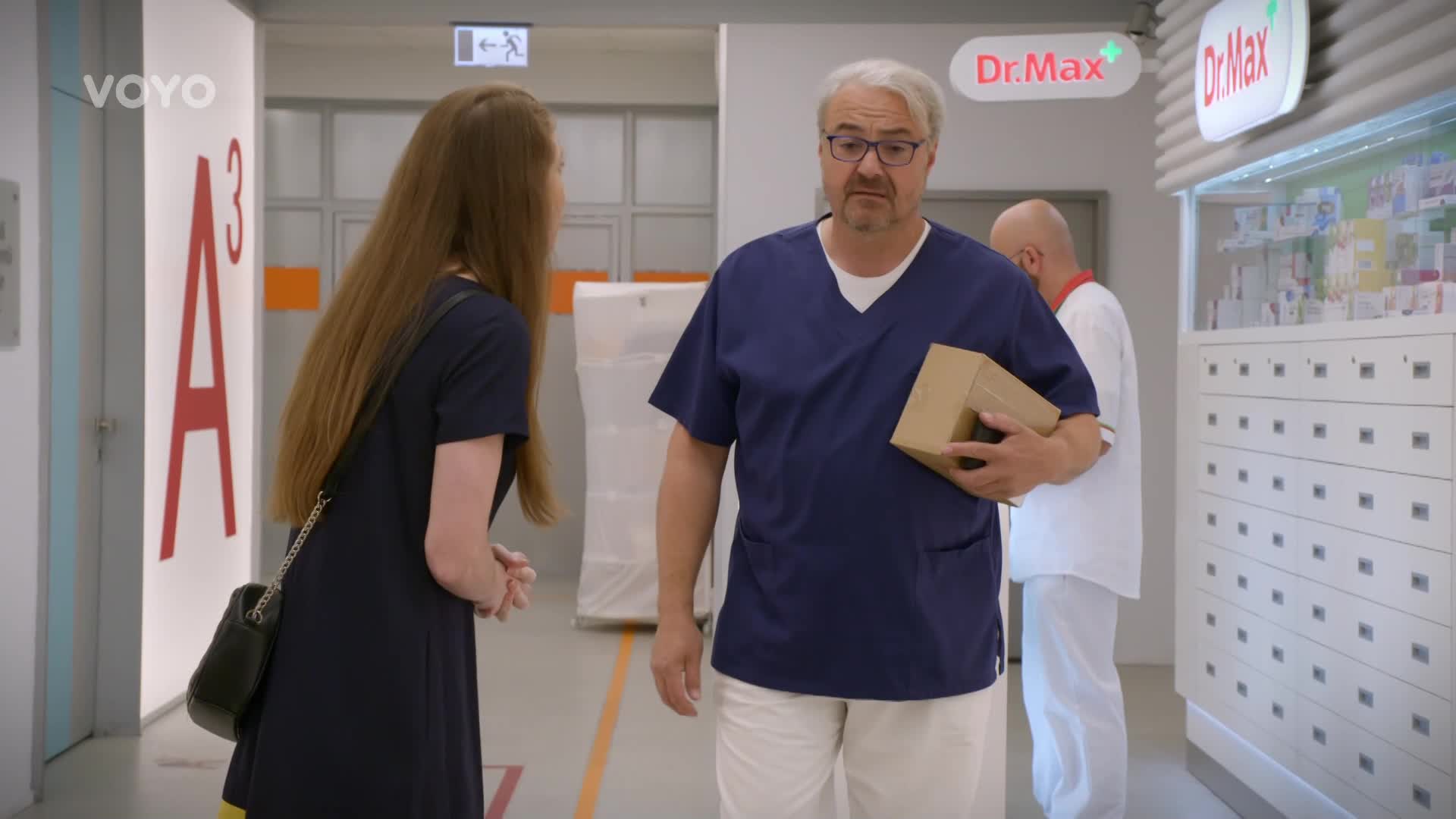 Bobo nemá svůj den:  Jakou informaci propálí pacientově manželce?