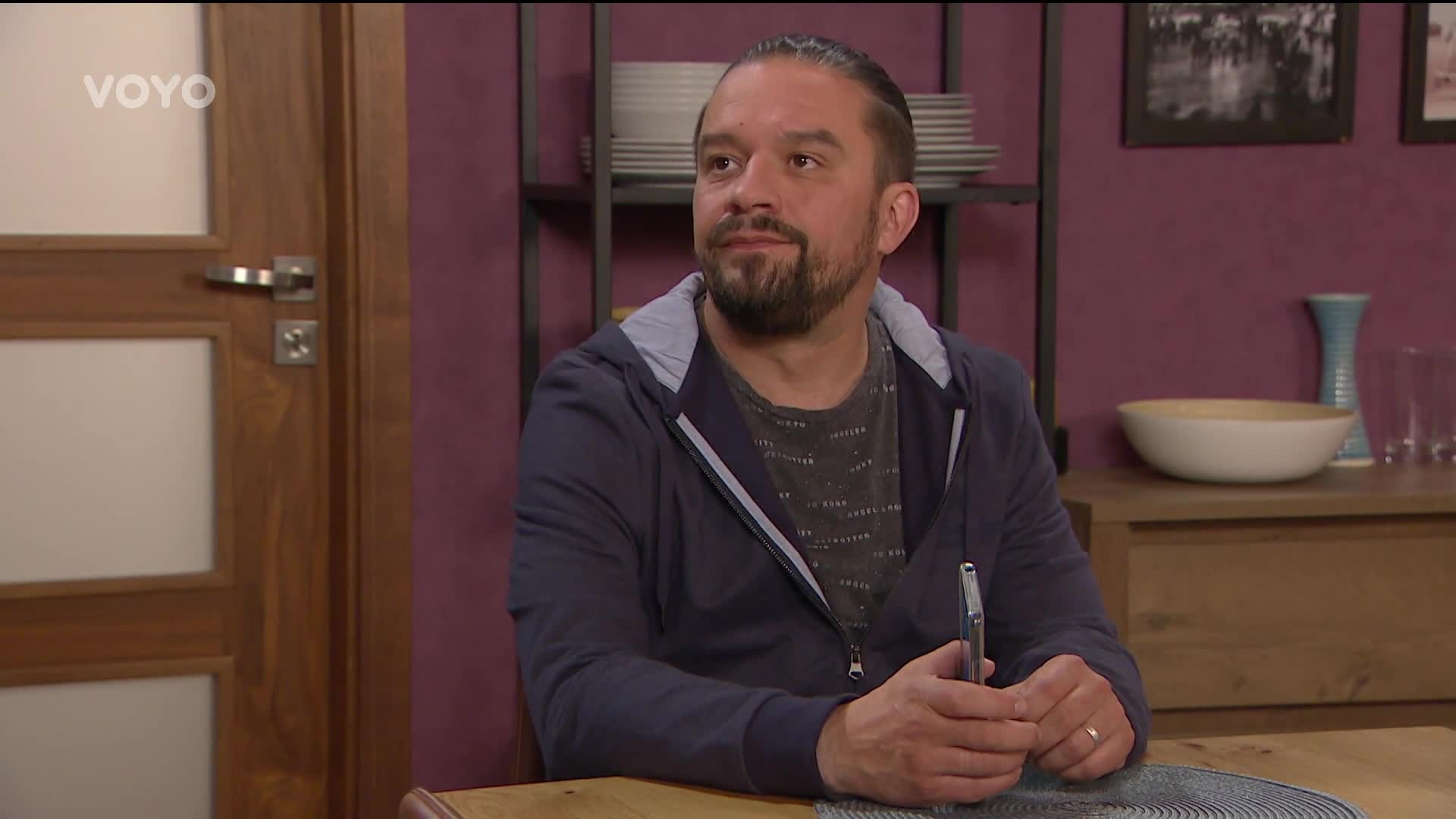 Mára pátrá po informacích. Dozví se od Karly pravdu?