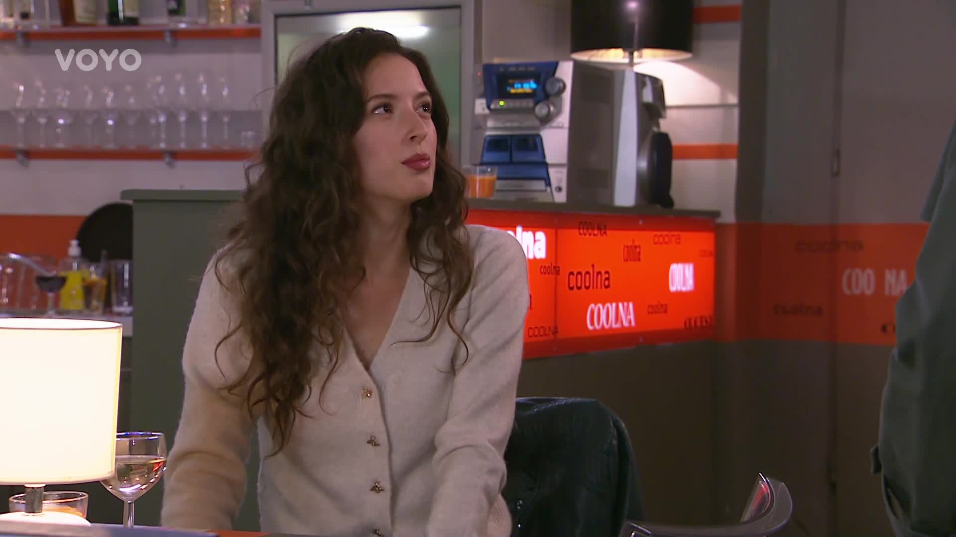 Bára na druhé koleji? Tímto gestem ji Skyler vyřadí ze hry!