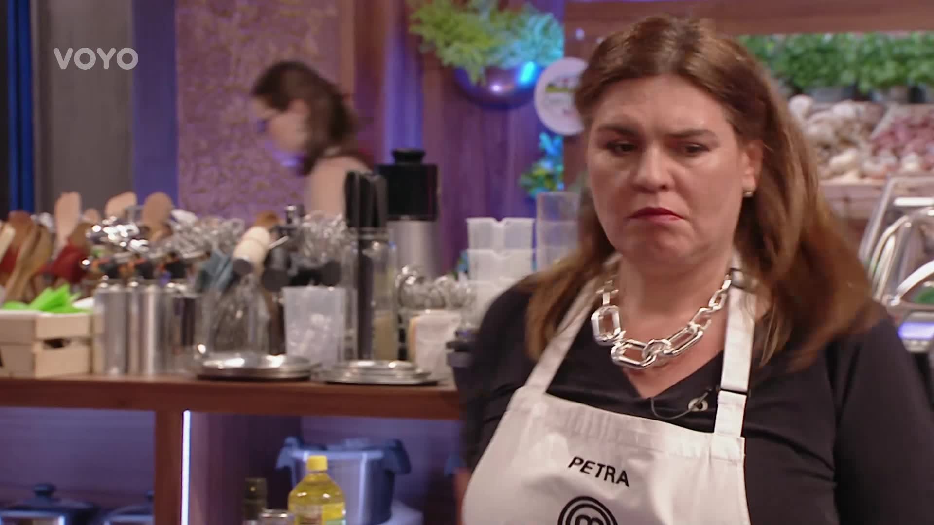 V MasterChefovi platí zákaz půjčování surovin! Doplatí Petra na svou nepozornost?
