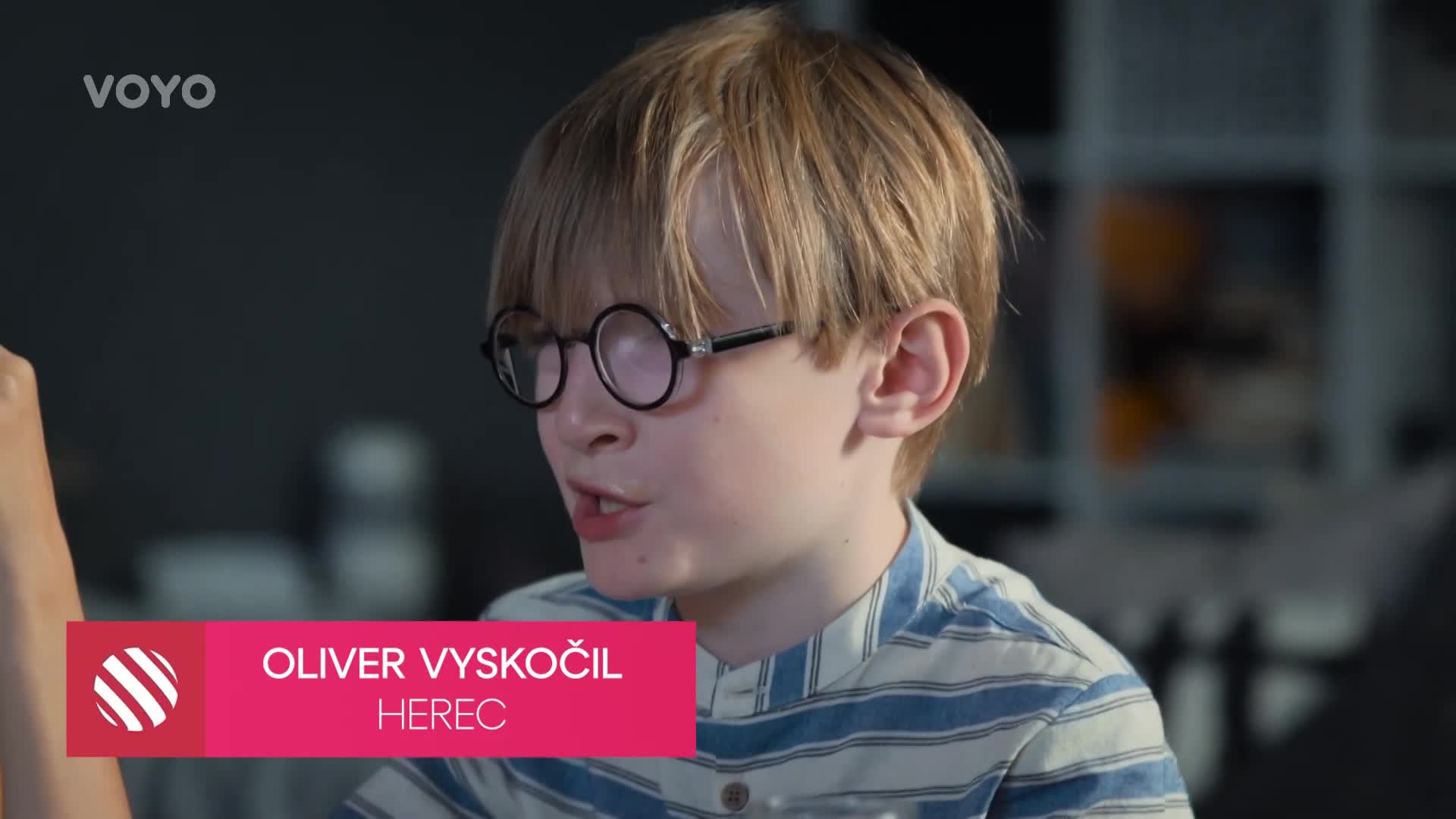 Děda kaskadér, sourozenci herci. Má Oliver Vyskočil z Jedné rodiny kariéru jasnou?