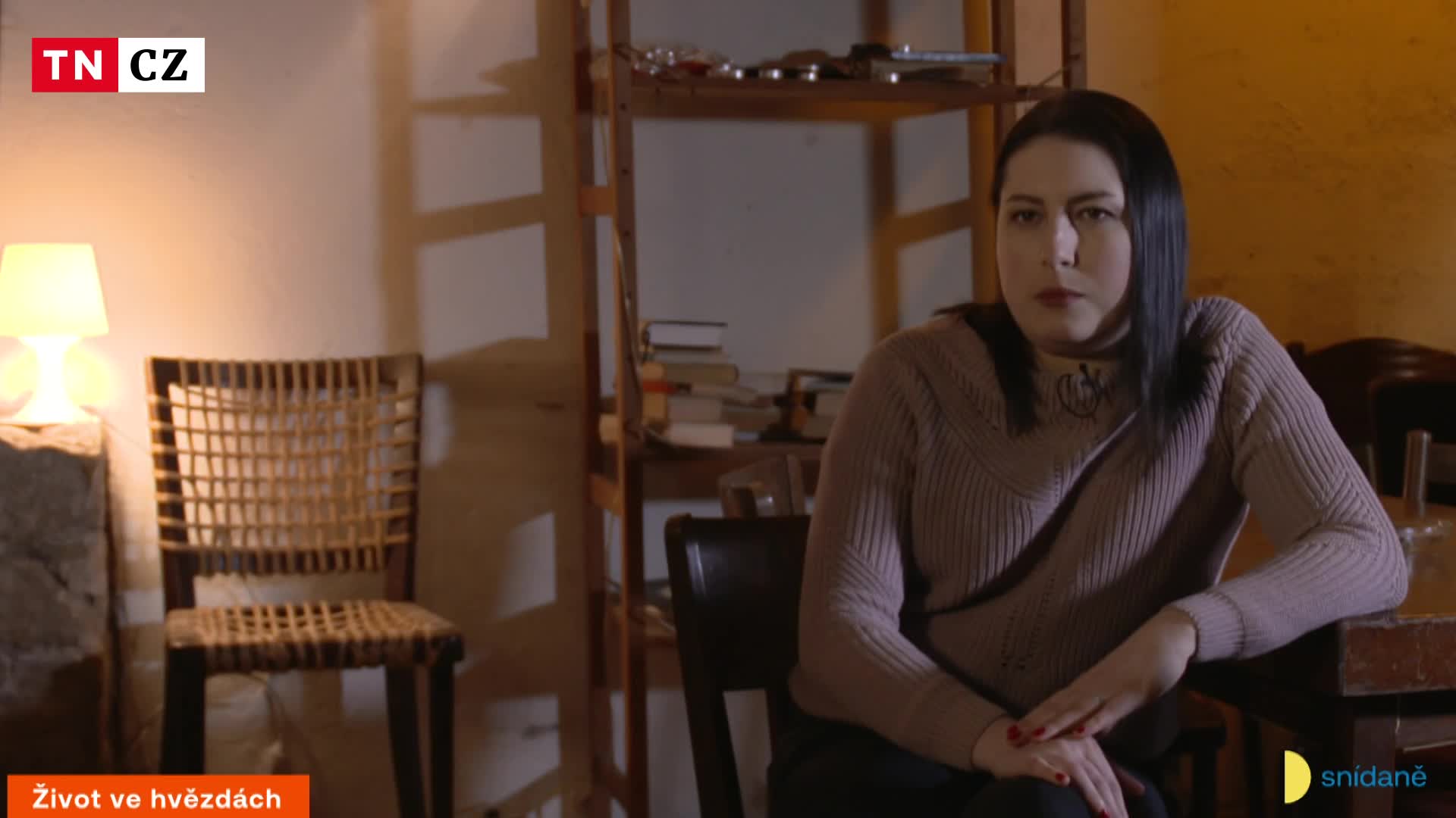 Nahlédněte do soukromí Lovkyně Belladonny. Jde ve stopách slavných rodičů