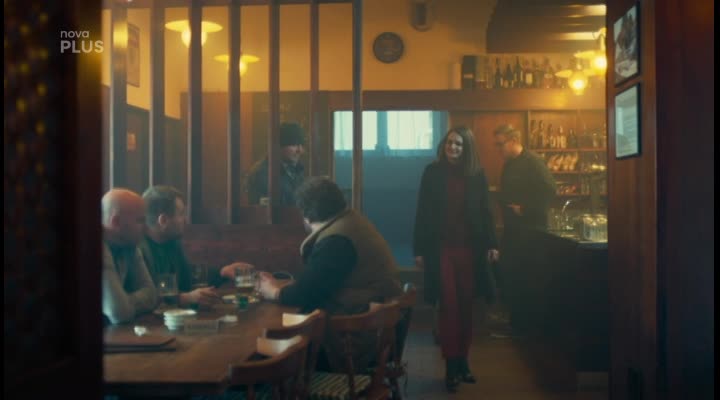 Netradiční sběr informací: Lenka z Dámy a Krále v hospodě s místními štamgasty!