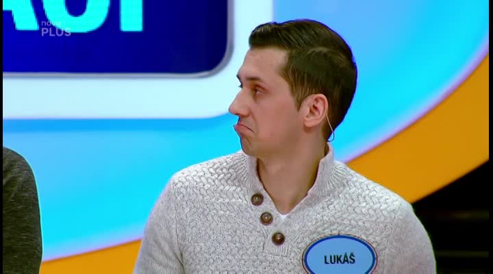 Co je bezbarvé? Za odpověď sklidil soutěžící posměch od celého týmu!