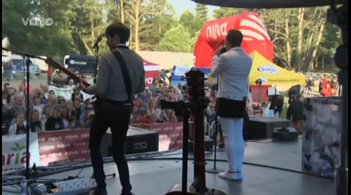 ŠTĚNĚ NA KONCERTĚ: Jak si Sunny poradil s velkým davem fanoušků? Dostal se až na podium.