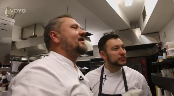 TIPY DO KUCHYNĚ: Takhle snadno nakrájíte cibuli a oloupete česnek! Radí Kalina
