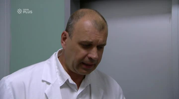 Primář Mázl schytá facku od Aleny Rytířové