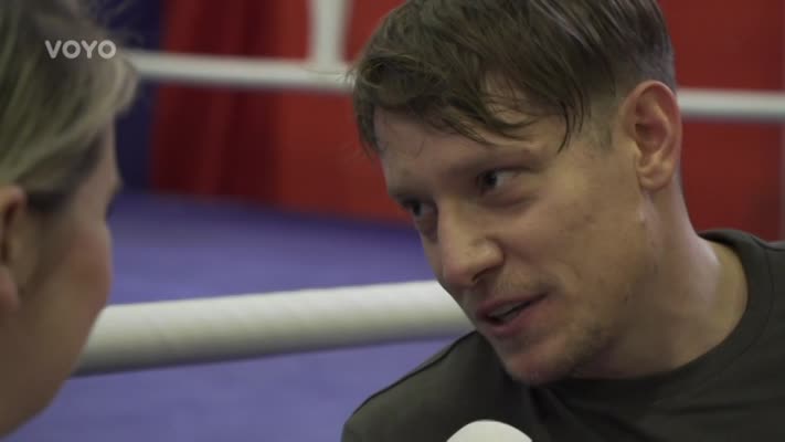 Svaly, rány a pot Štěpána Benoniho: V ringu čelil profi boxerovi. Sex appeal u toho ale neztratil, ba naopak!