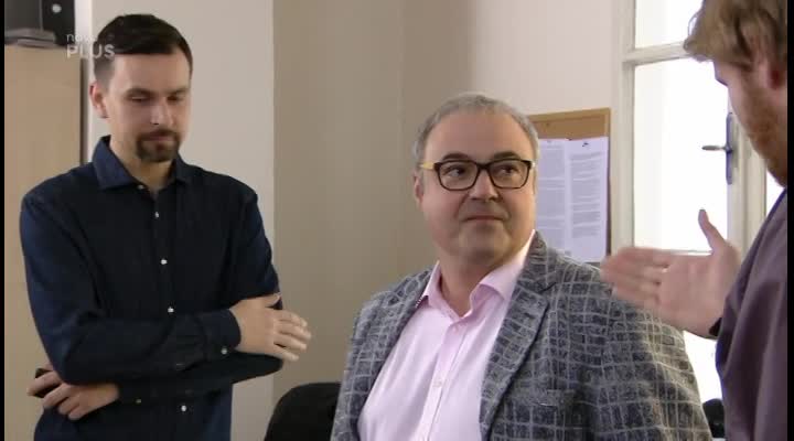 VIDEO z Ordinace: Vyholené čtverečky, latinská modlitba a vykulený Bobo. Udat bráchu není jen tak