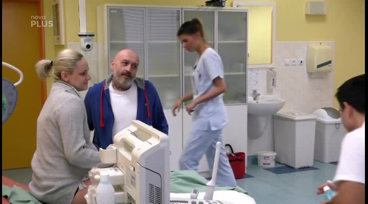 Porodnictví jako poslání: Proč se Denis Berezovskiy z Malých lásek stal lékařem? To vám vžene slzy do očí