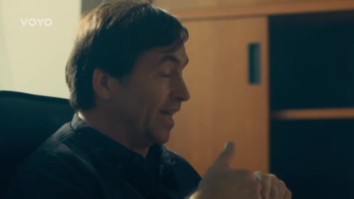 Rozdíl mezi hraním v detektivním seriálu a v Ulici? Tomáš Dastlík prozradil, na co si musí dát pozor