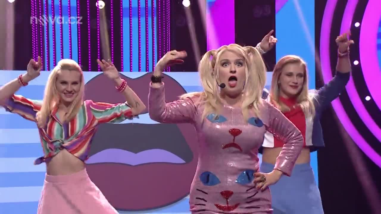 Zuzana Norisová jako Meghan Trainor – Lips Are Movin