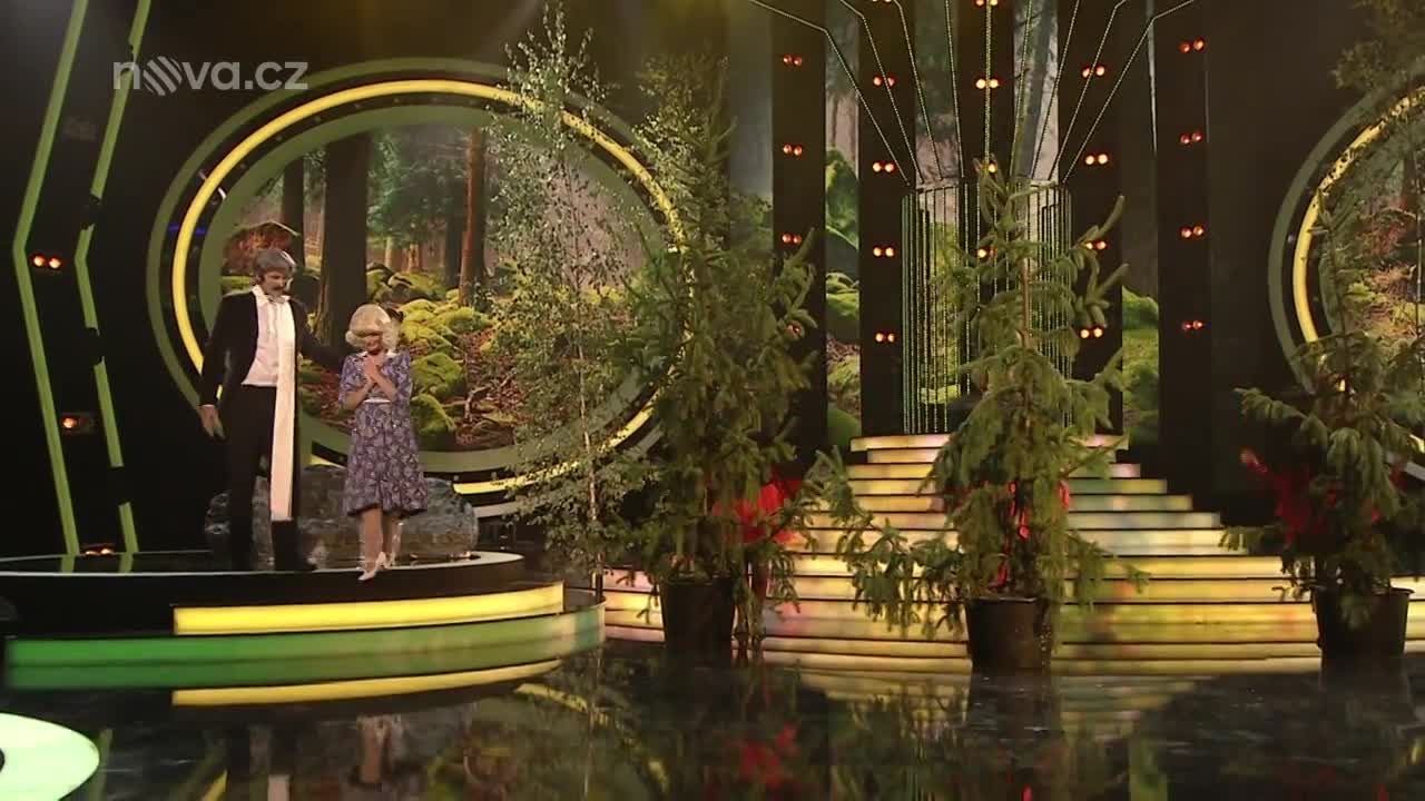 Roman Zach a Michaela Badinková jako Juraj Kukura a Hana Zagorová - Nech brouka žít