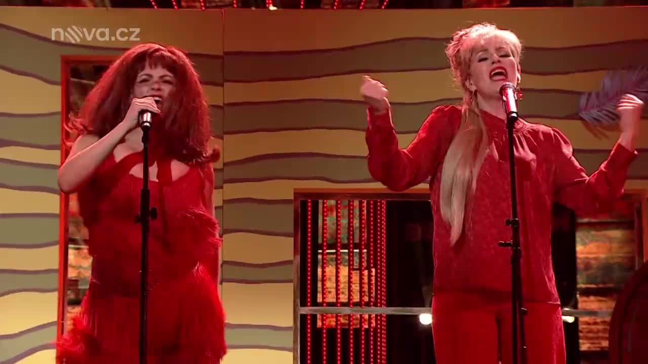 Zuzana Norisová, Soňa Norisová a Robert Jašków jako The B52´s – Love Shack