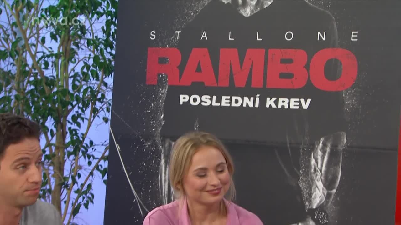 Že tenhle hlas odněkud znáte? Do studia přišel samotný český Rambo!